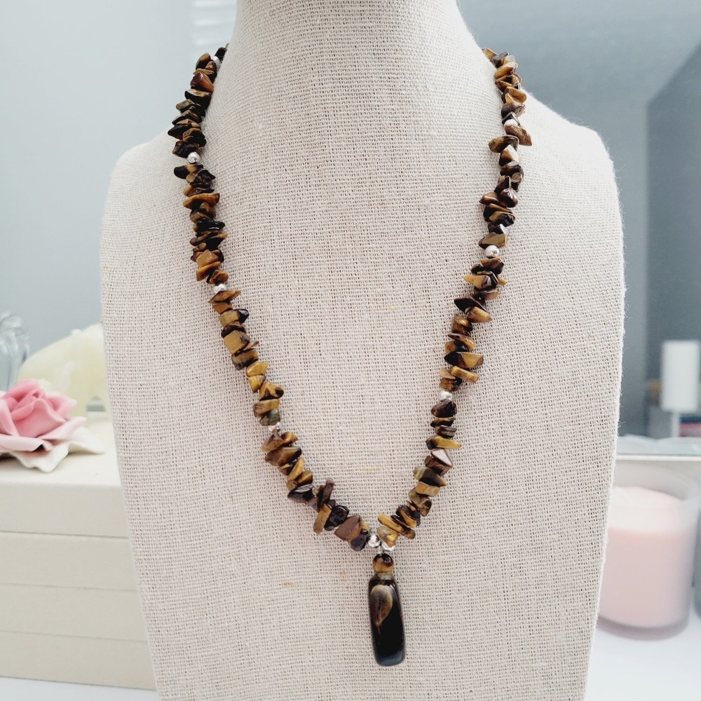 VINTAGE Tiger eye necklace